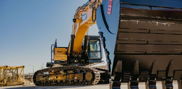 Heavyweights of Excavation: Comparing the SANY SY750H and Cat 374